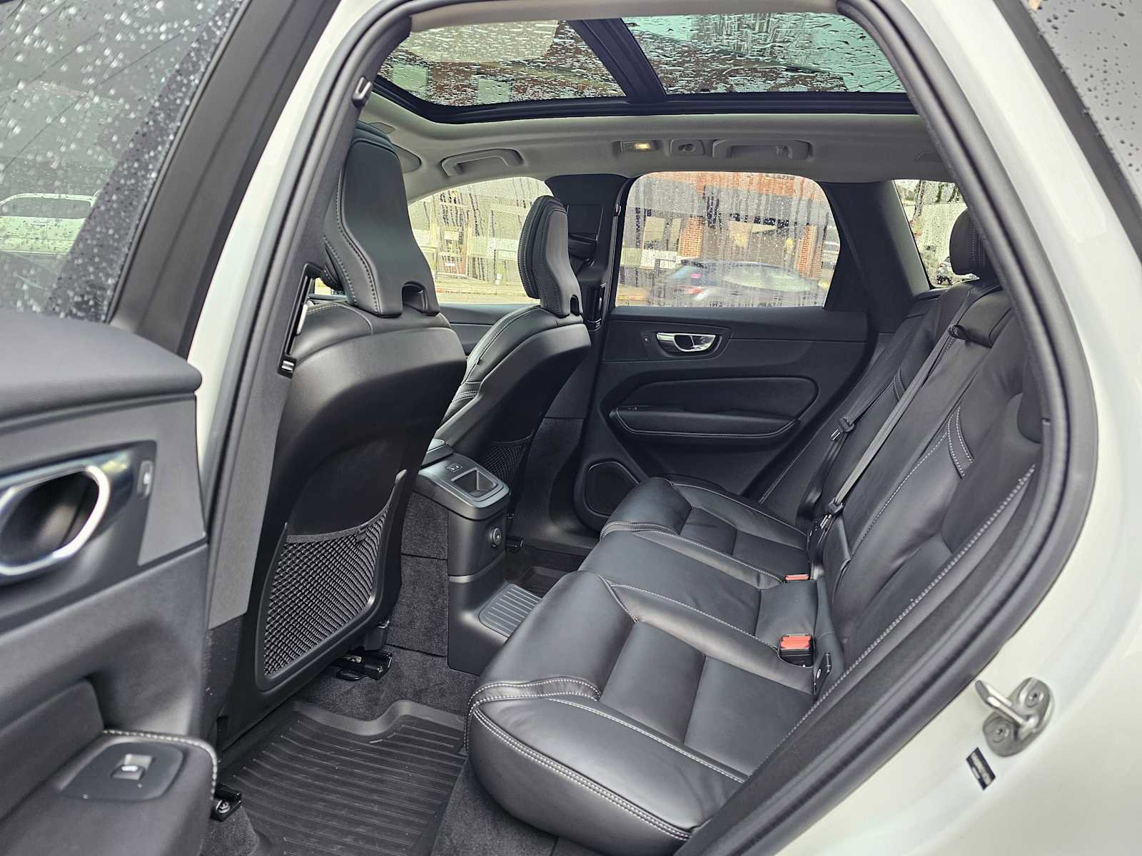 Used 2025 Volvo XC60 T8 Ultra w/ Protection Package Premier image 18