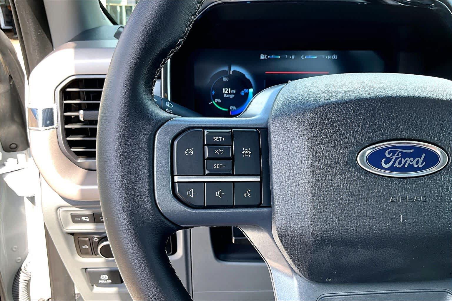 Used 2023 Ford F150 Lightning XLT AWD/4WD image 23