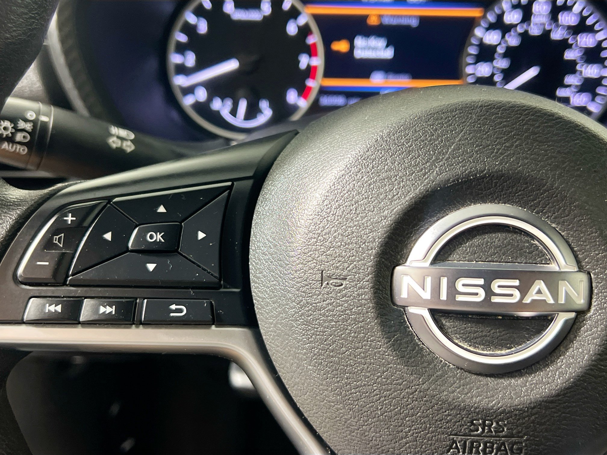 Used 2024 Nissan Sentra SV FWD image 19