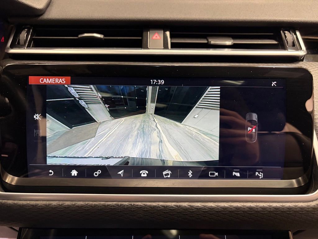 Used 2019 Land Rover Range Rover Velar R-Dynamic SE image 18