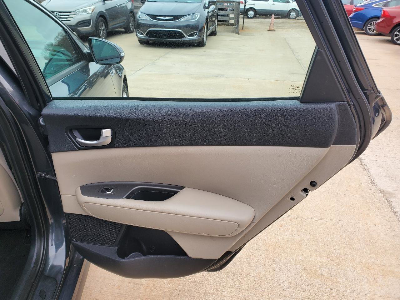 Used 2016 Kia Optima LX FWD image 8