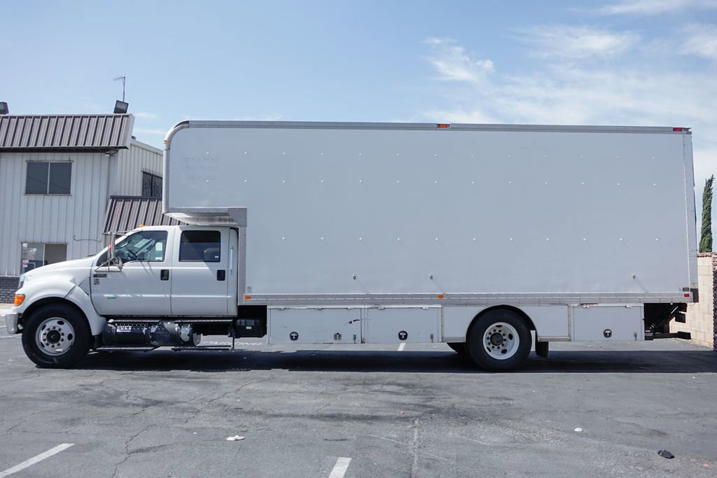 Used 2015 Ford F650 2WD Crew Cab Super Duty image 5