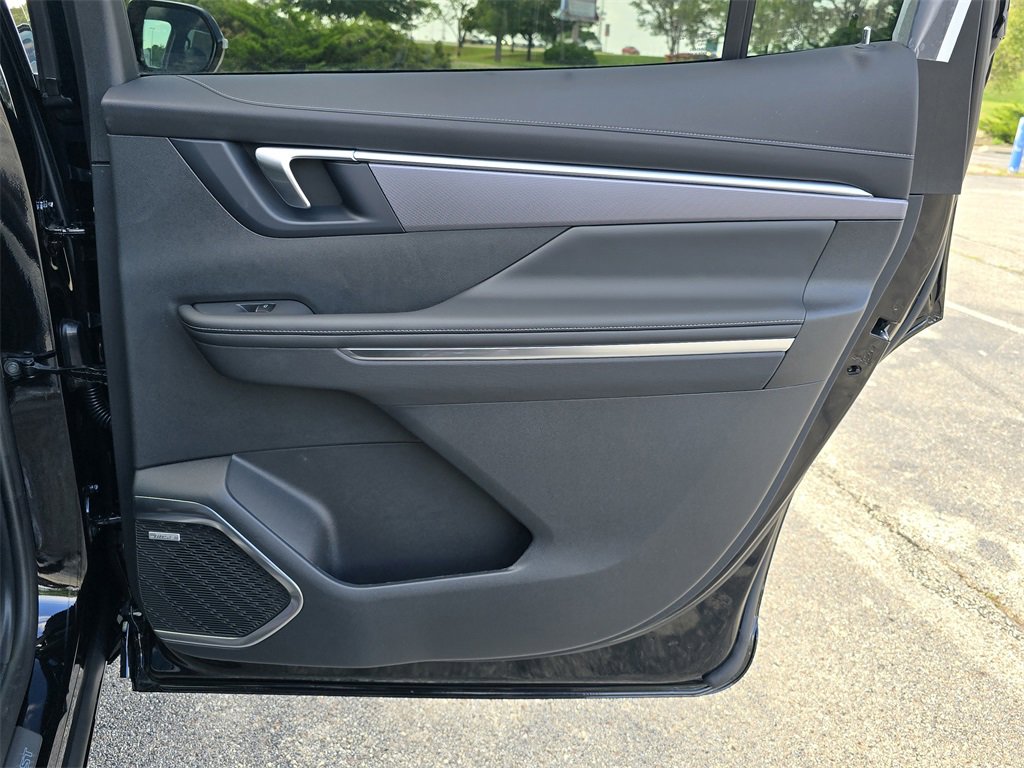 New 2026 Buick Enclave Sport Touring w/ Super Cruise Package image 32