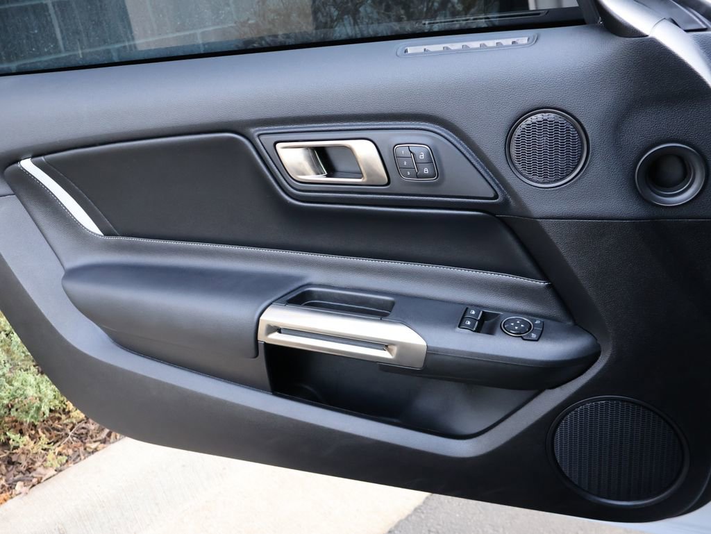 Used 2022 Ford Mustang Shelby GT500 w/ Technology Package image 37