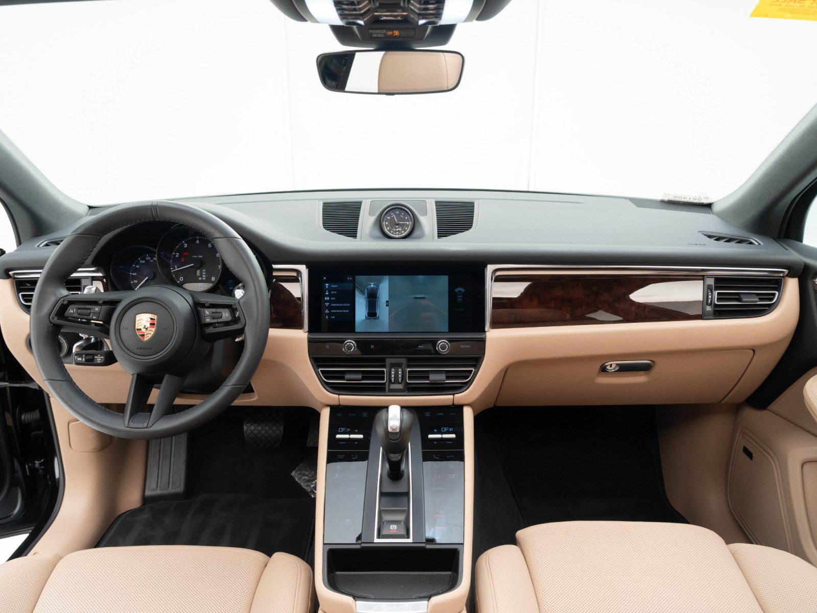 Certified 2025 Porsche Macan image 18