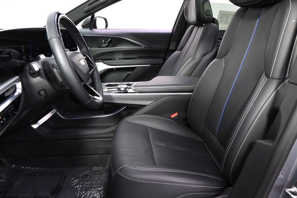 Certified 2025 Cadillac Lyriq Luxury w/ LPO, Floor Liner Package image 13