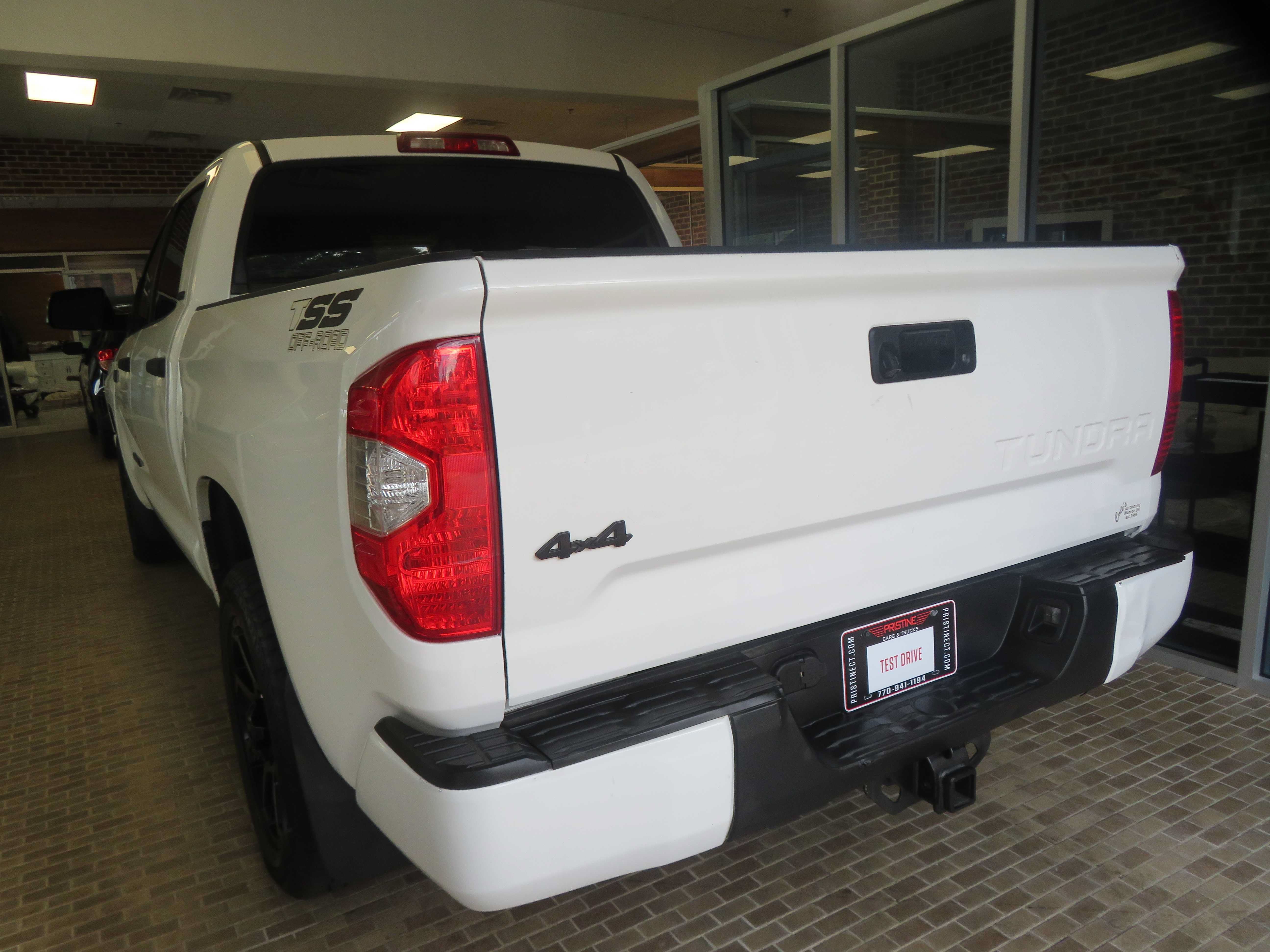 Used 2018 Toyota Tundra SR5 w/ SR5 Upgrade Package AWD/4WD image 6