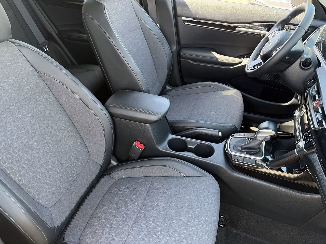 Certified 2025 Kia Seltos S FWD image 10