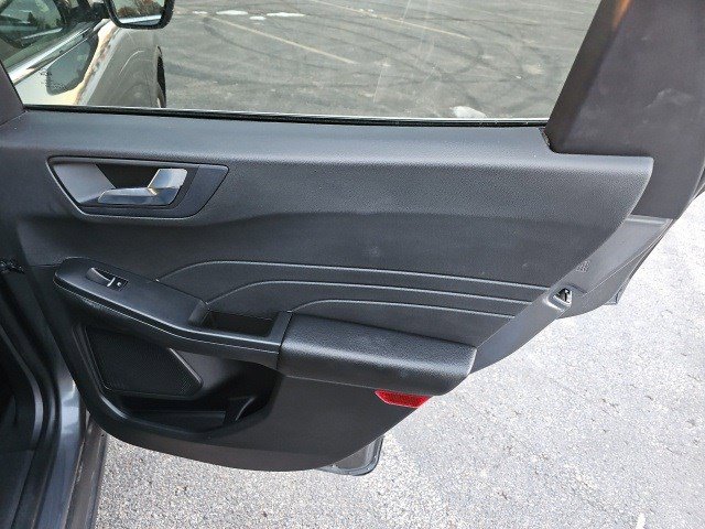 Used 2023 Ford Escape Platinum image 17