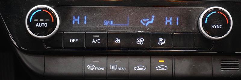 Used 2022 Hyundai Elantra SEL FWD image 18