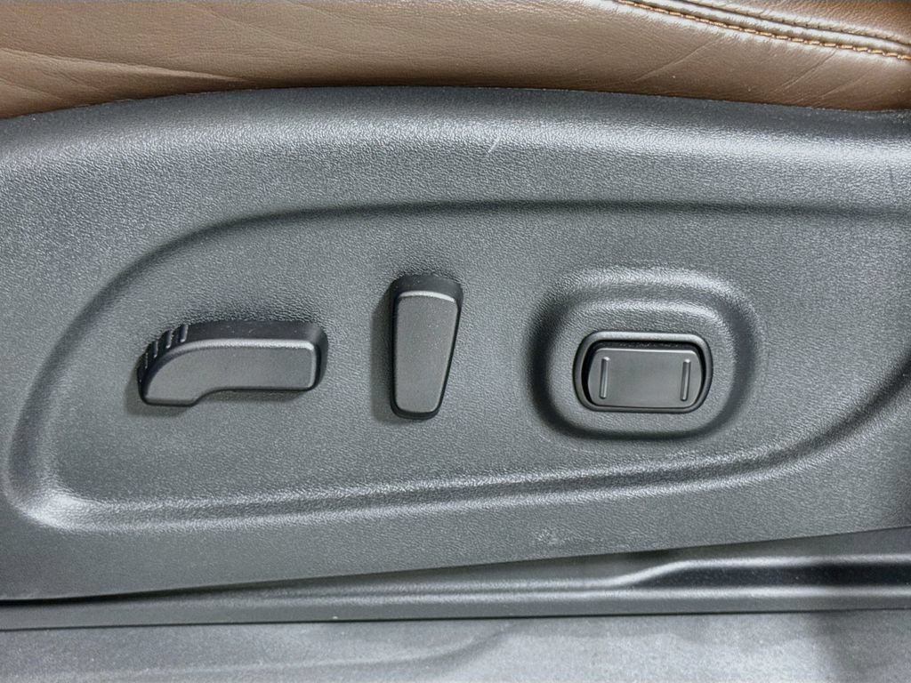 Used 2017 Nissan Titan Platinum Reserve AWD/4WD image 20