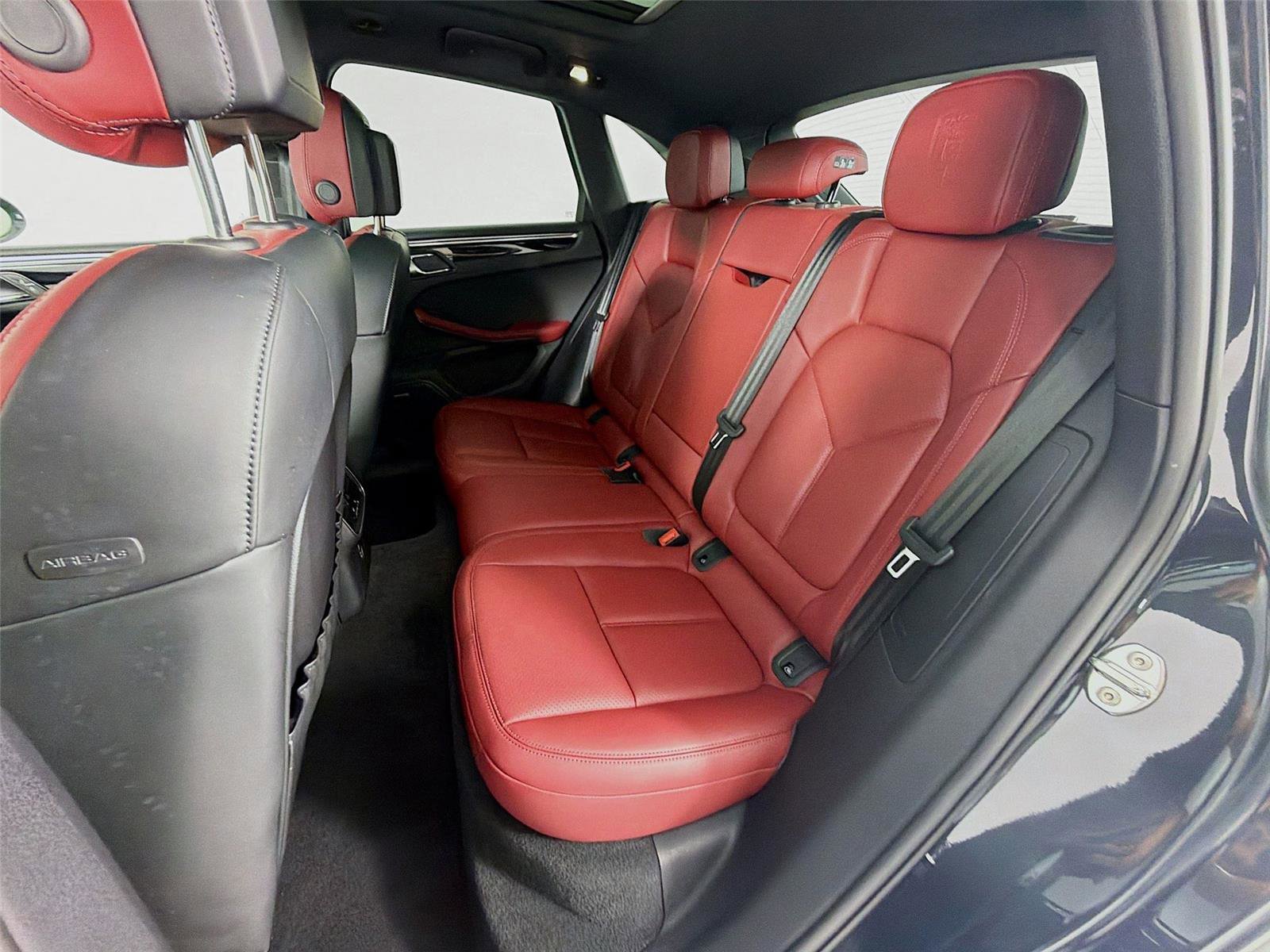 Used 2026 Porsche Macan AWD/4WD image 21