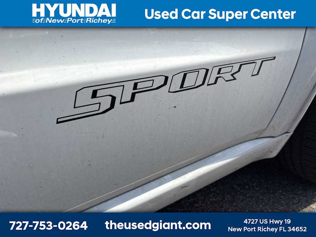 Used 2019 Dodge Durango SXT image 6