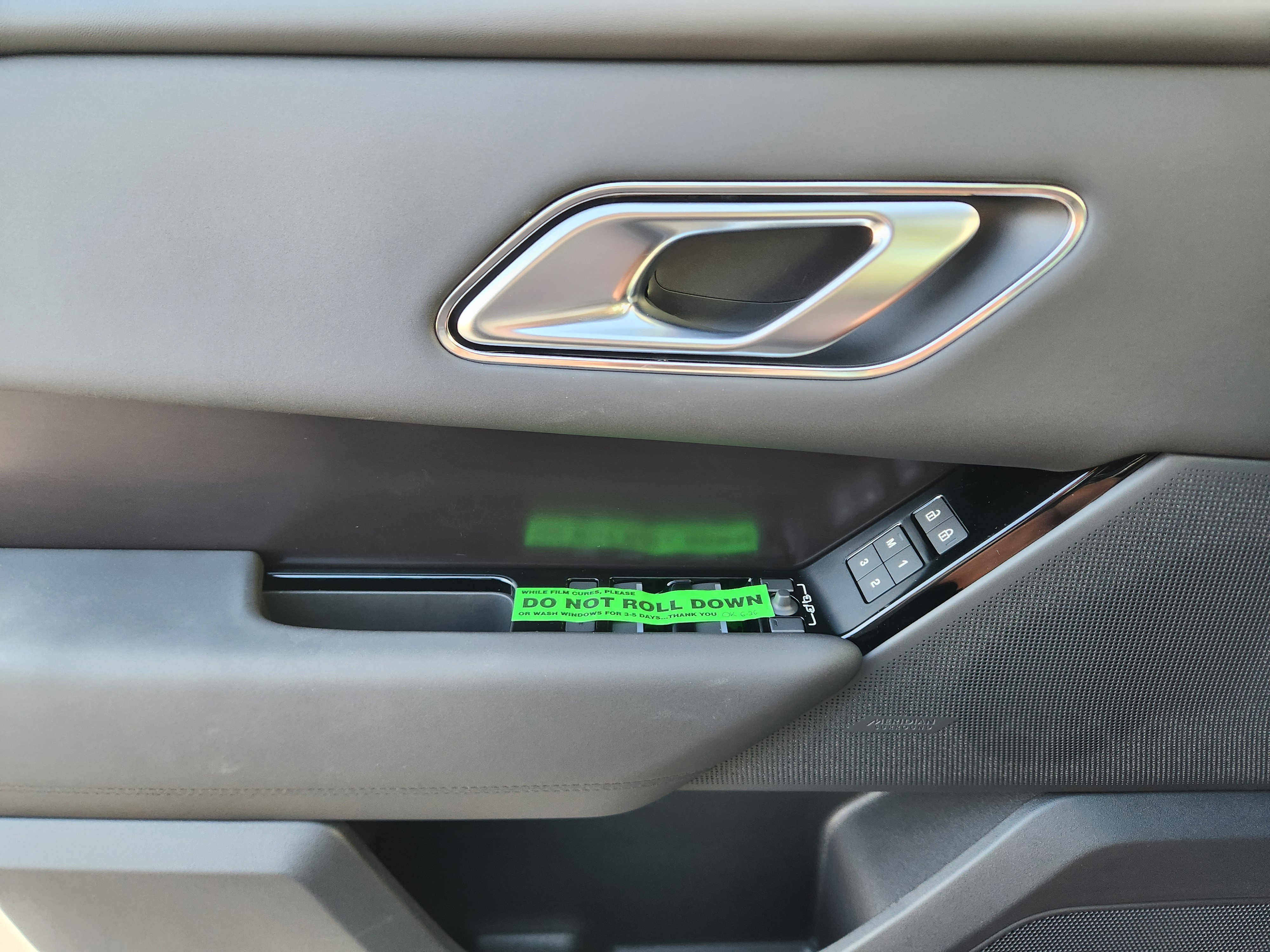 New 2026 Land Rover Range Rover Velar Dynamic SE image 22