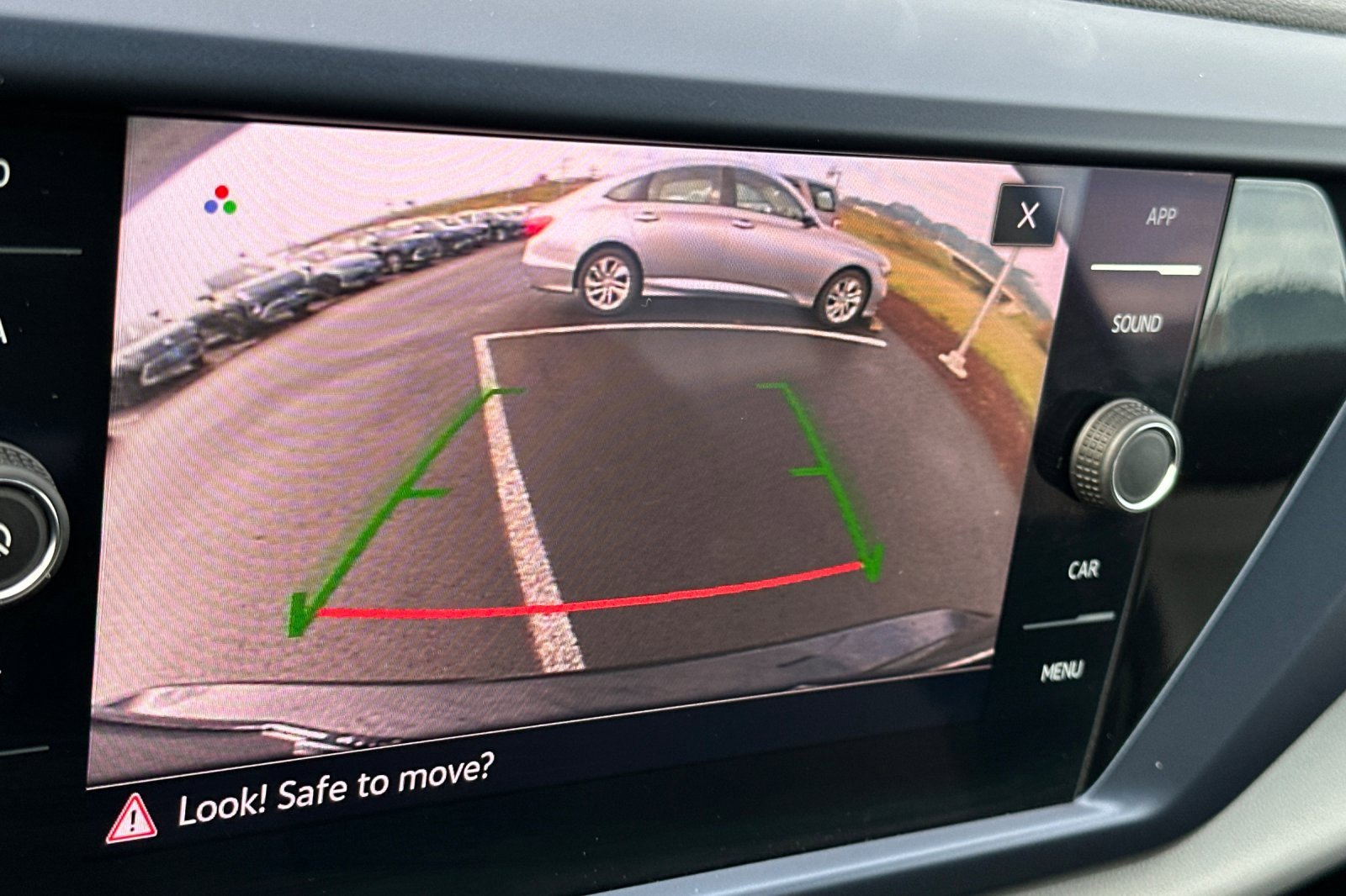 Used 2022 Volkswagen Taos SE image 21