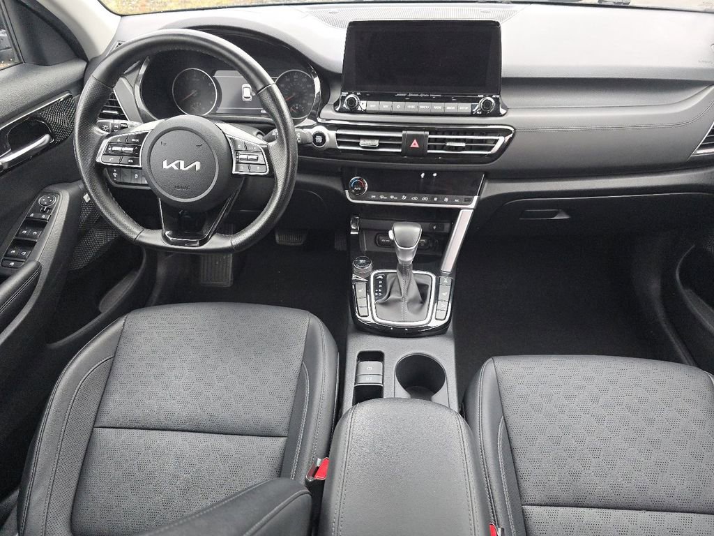 Used 2022 Kia Seltos SX w/ Sunroof Package image 22