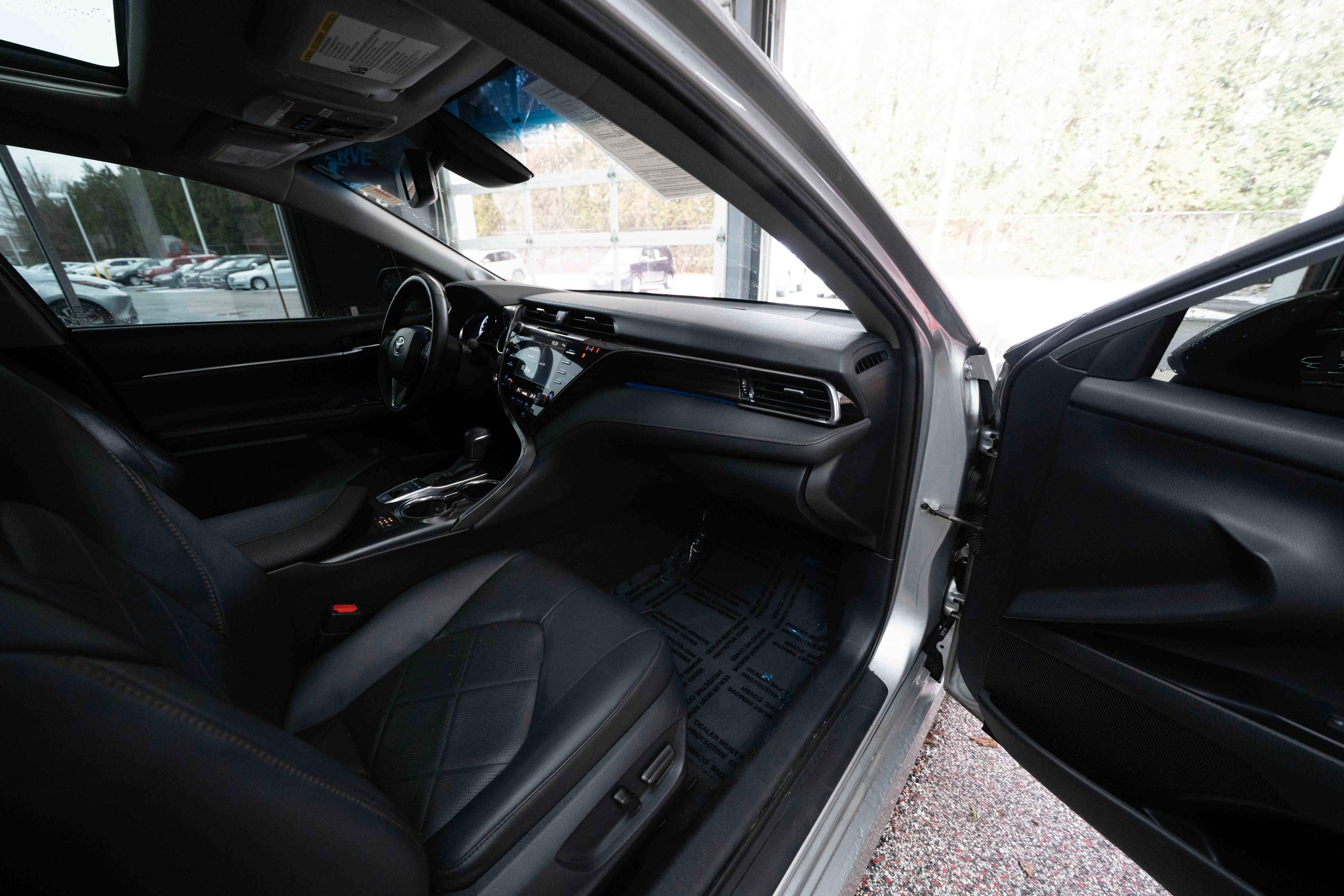 Used 2019 Toyota Camry XLE image 25