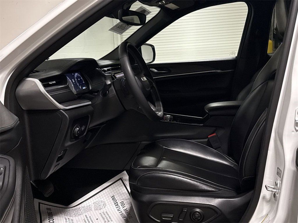 Used 2024 Jeep Grand Cherokee Limited image 5