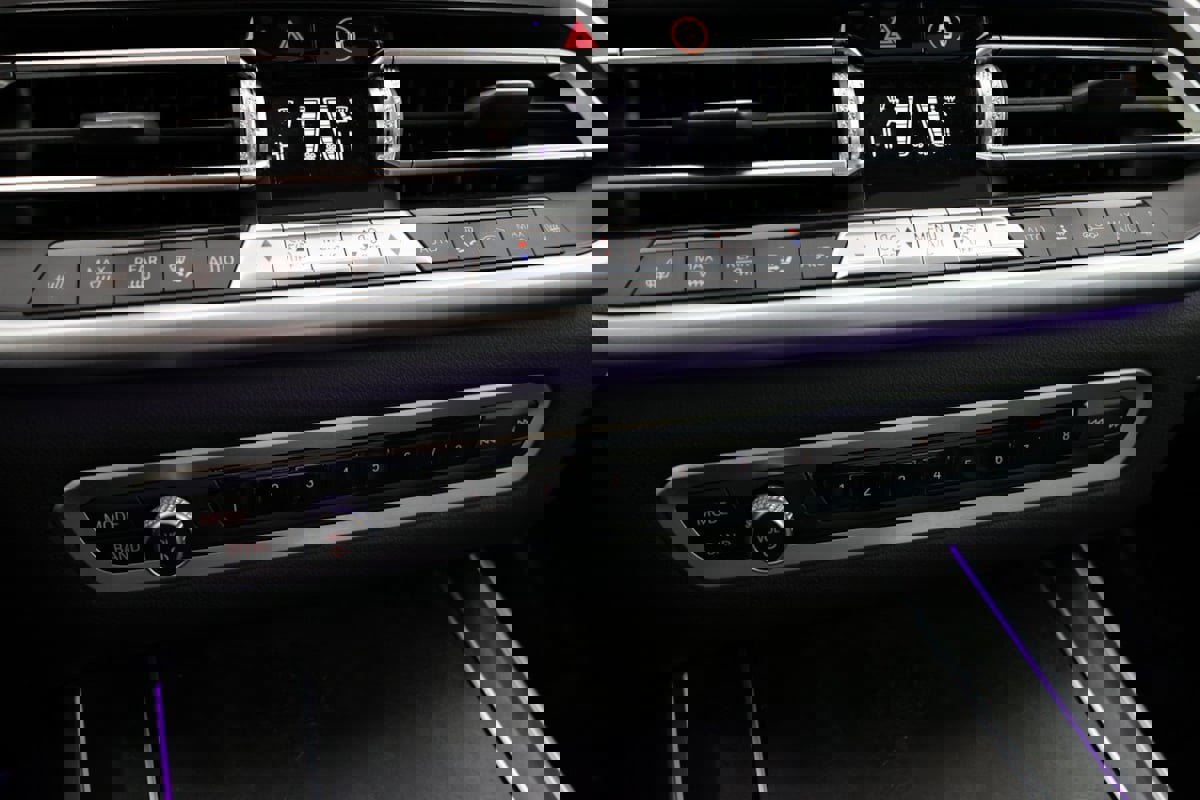 Used 2022 BMW X5 xDrive45e w/ Climate Comfort Package image 31