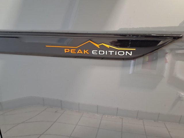 Used 2024 Volkswagen Atlas Peak Edition SEL AWD/4WD image 9