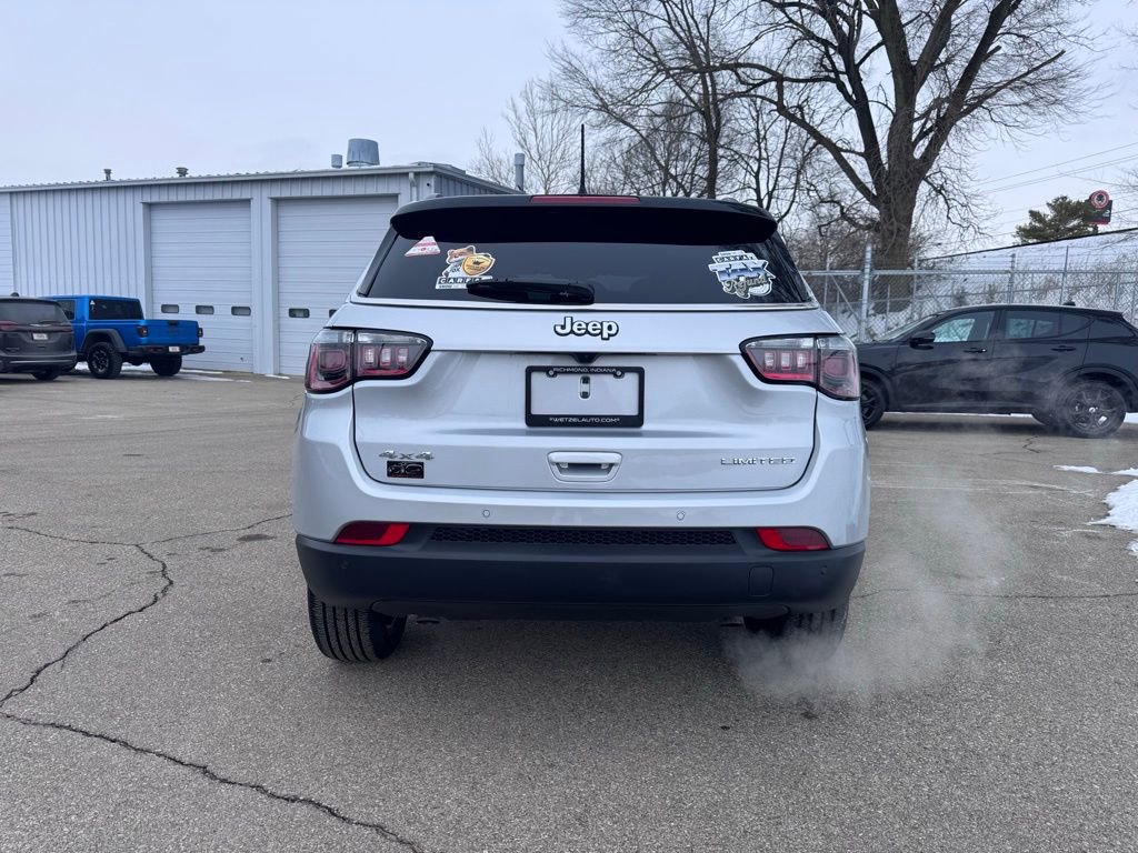 Used 2025 Jeep Compass Limited image 5