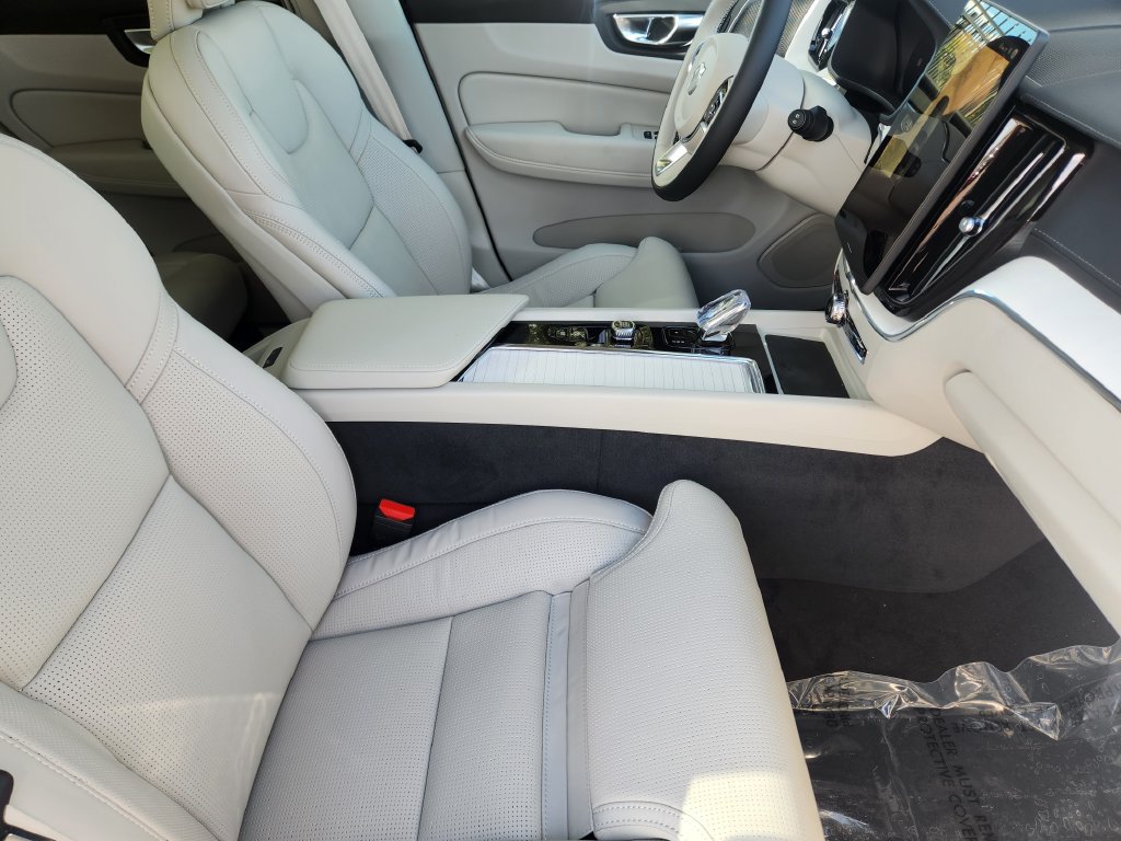 New 2027 Volvo XC60 T8 Ultra AWD/4WD image 5