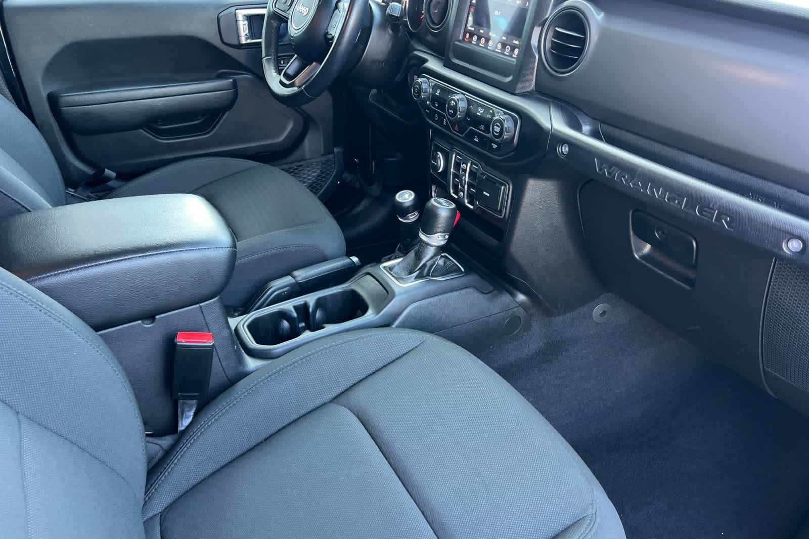 Used 2022 Jeep Wrangler Unlimited Sport AWD/4WD image 16