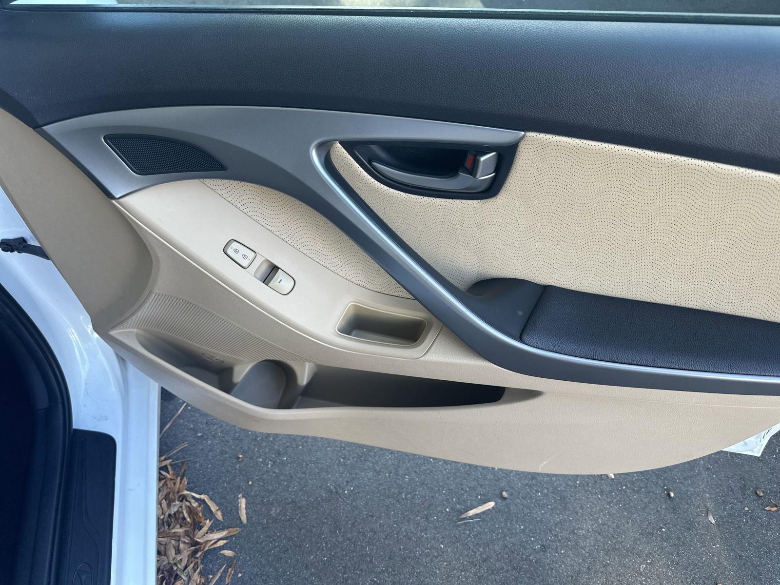 Used 2013 Hyundai Elantra Limited image 29