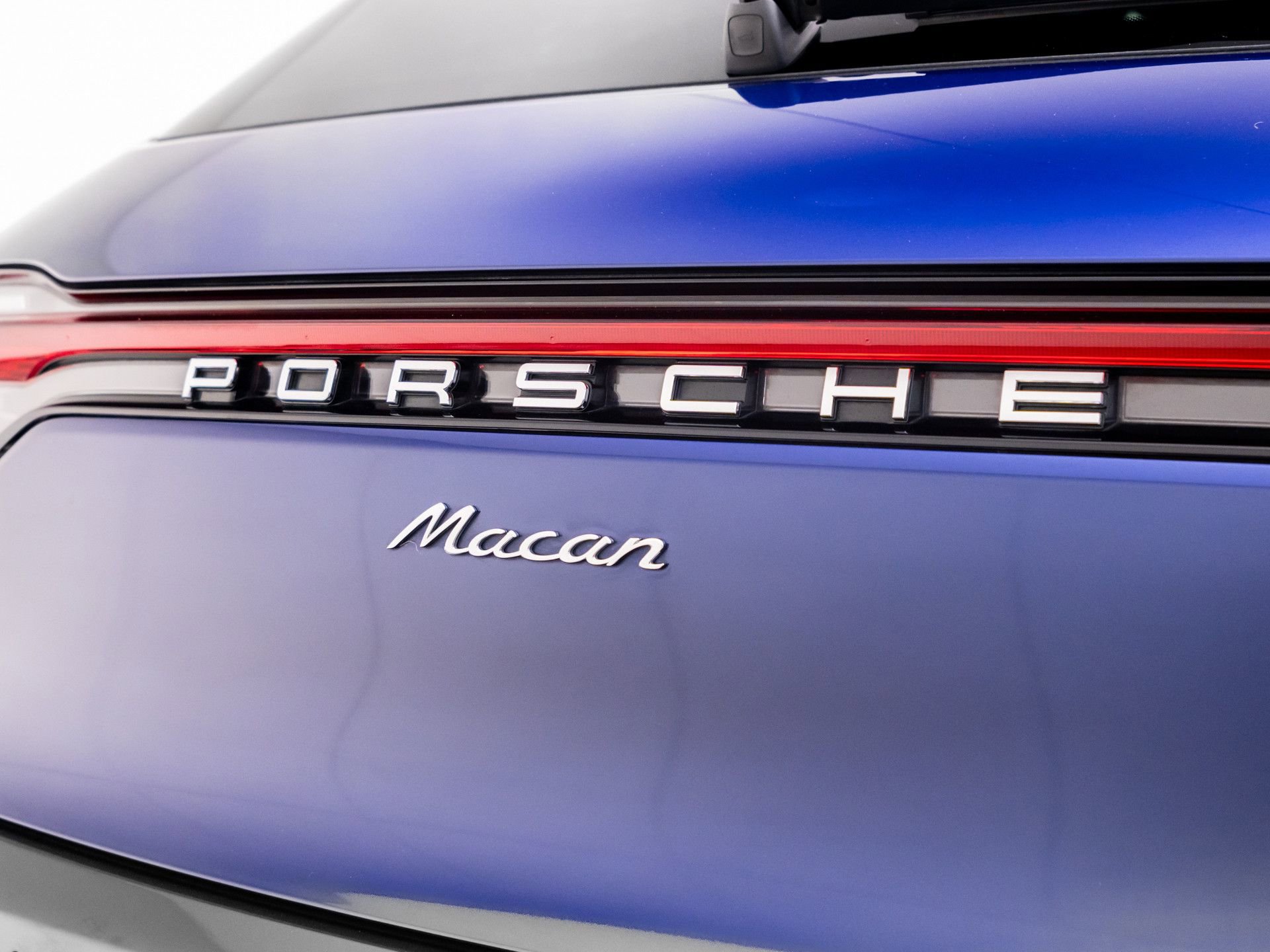 Certified 2026 Porsche Macan AWD/4WD image 38