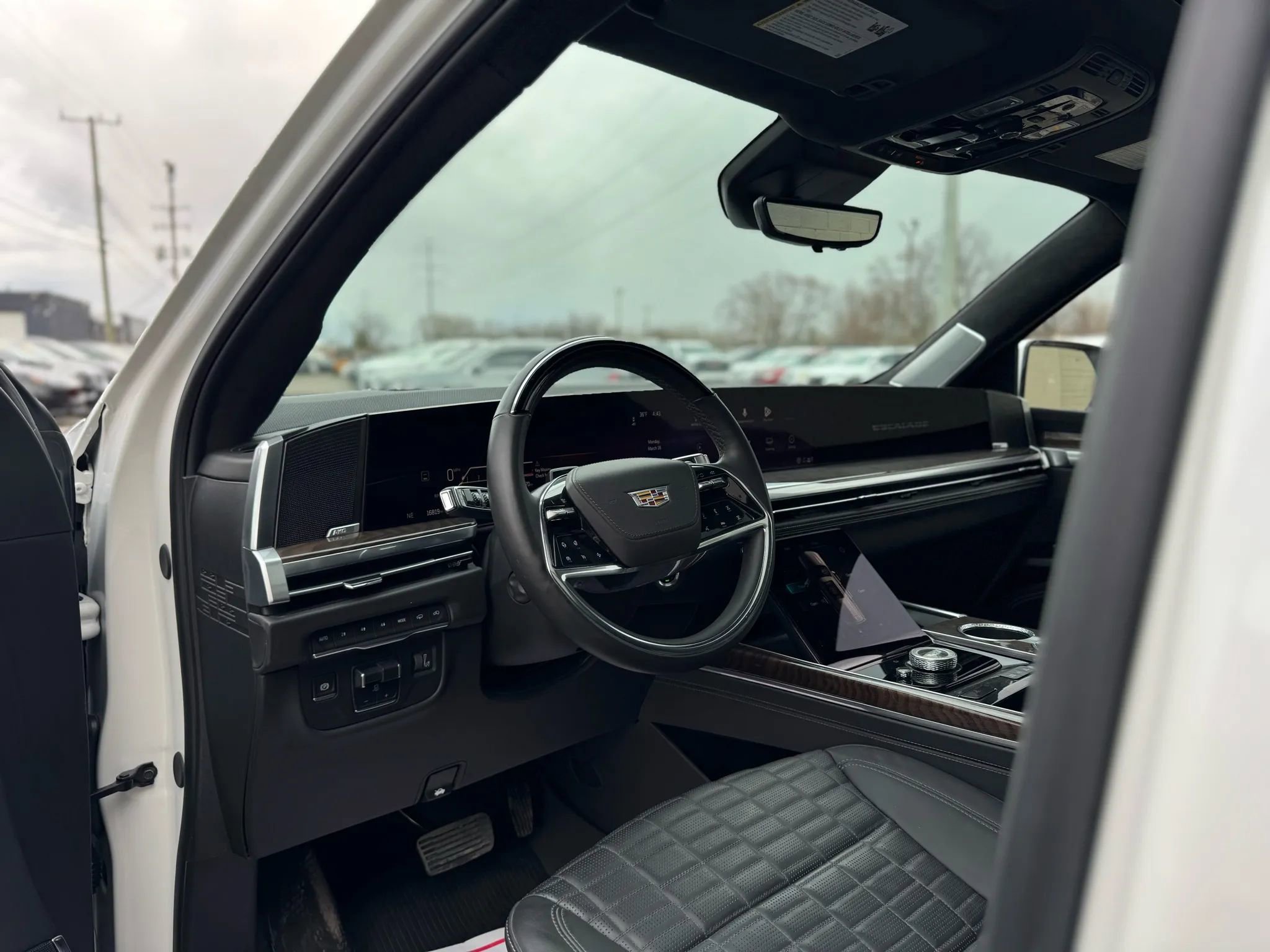 Used 2025 Cadillac Escalade ESV Sport Platinum w/ LPO, Floor Liner Package AWD/4WD image 20