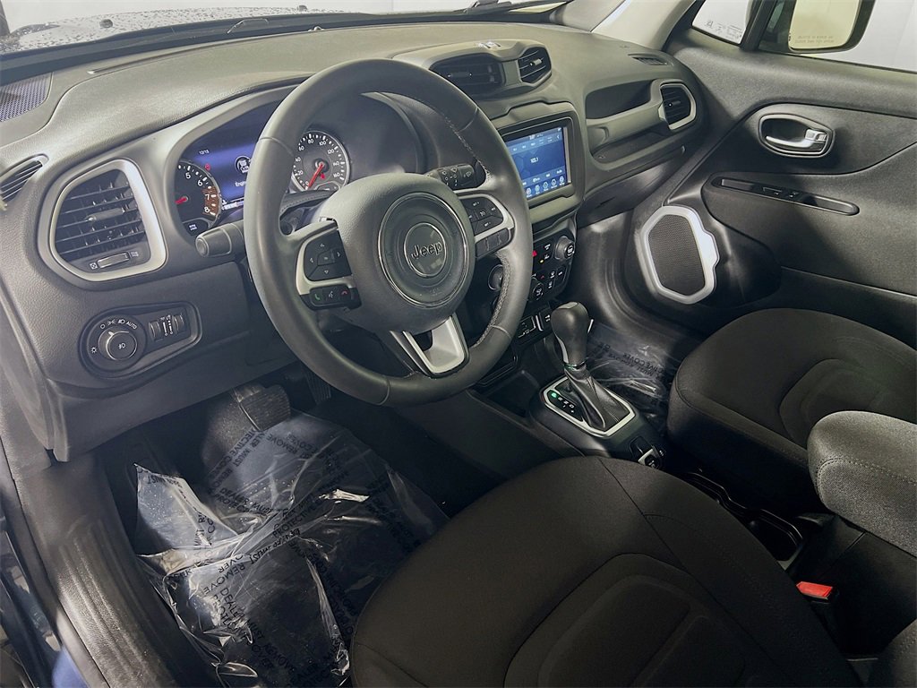 Used 2021 Jeep Renegade Latitude image 10