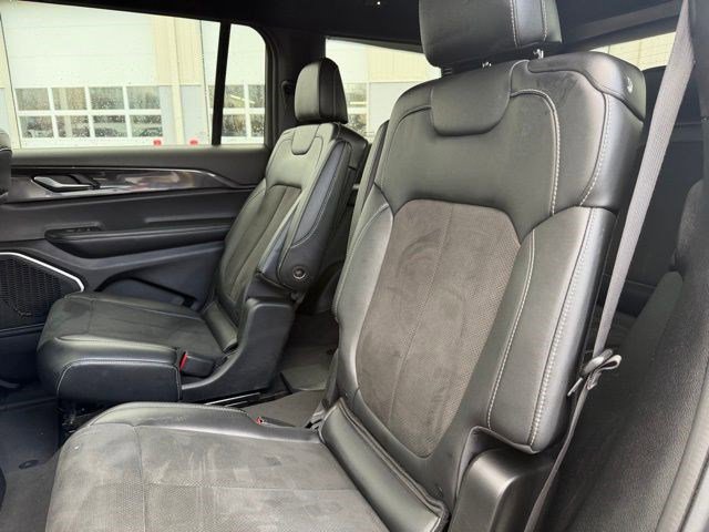 Used 2022 Jeep Grand Cherokee L Laredo image 10