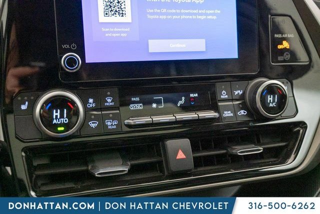 Used 2023 Toyota Highlander XLE image 11