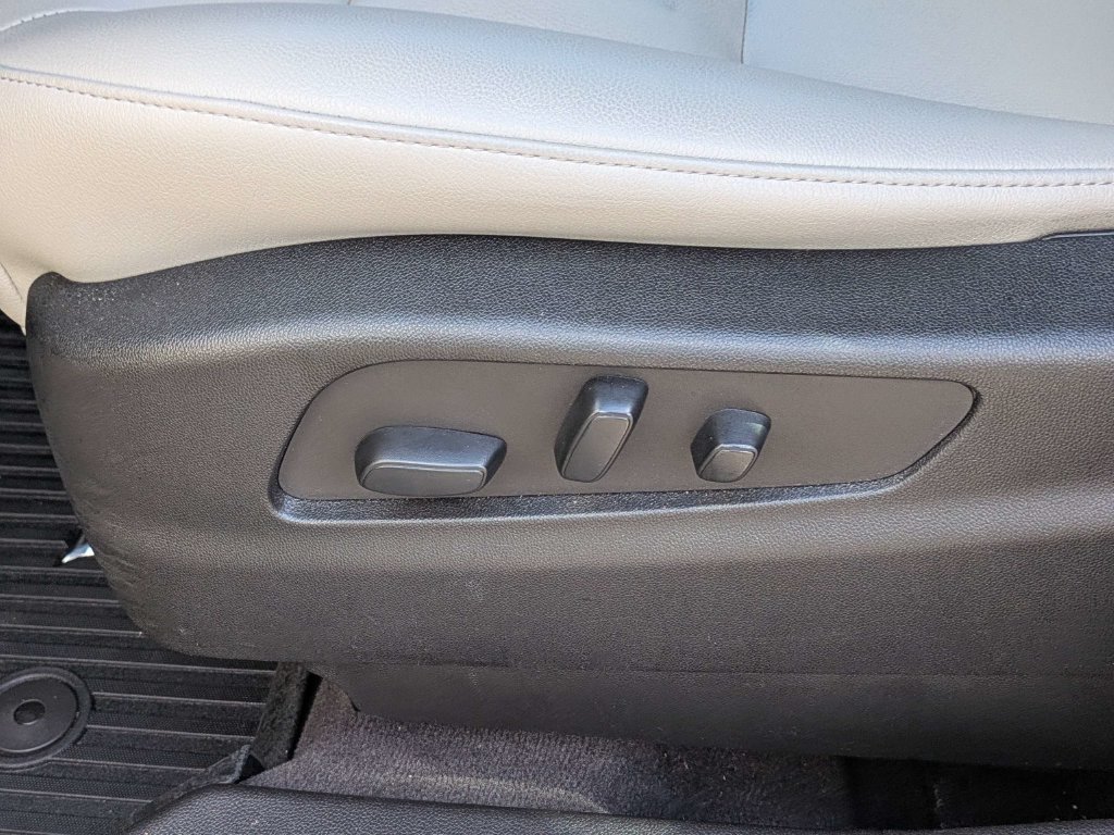 Used 2023 Cadillac XT4 Luxury FWD image 15
