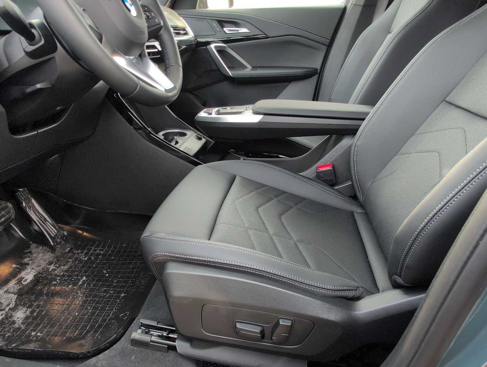 Used 2026 BMW X2 xDrive28i w/ Convenience Package AWD/4WD image 15
