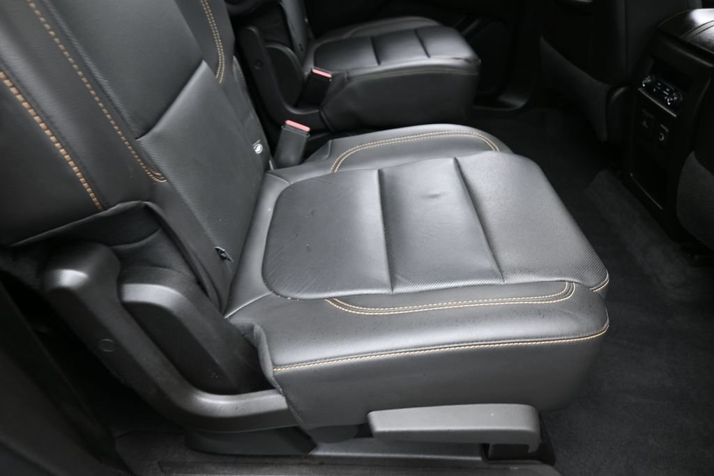 Used 2021 Chevrolet Traverse Premier w/ Redline Edition FWD image 53