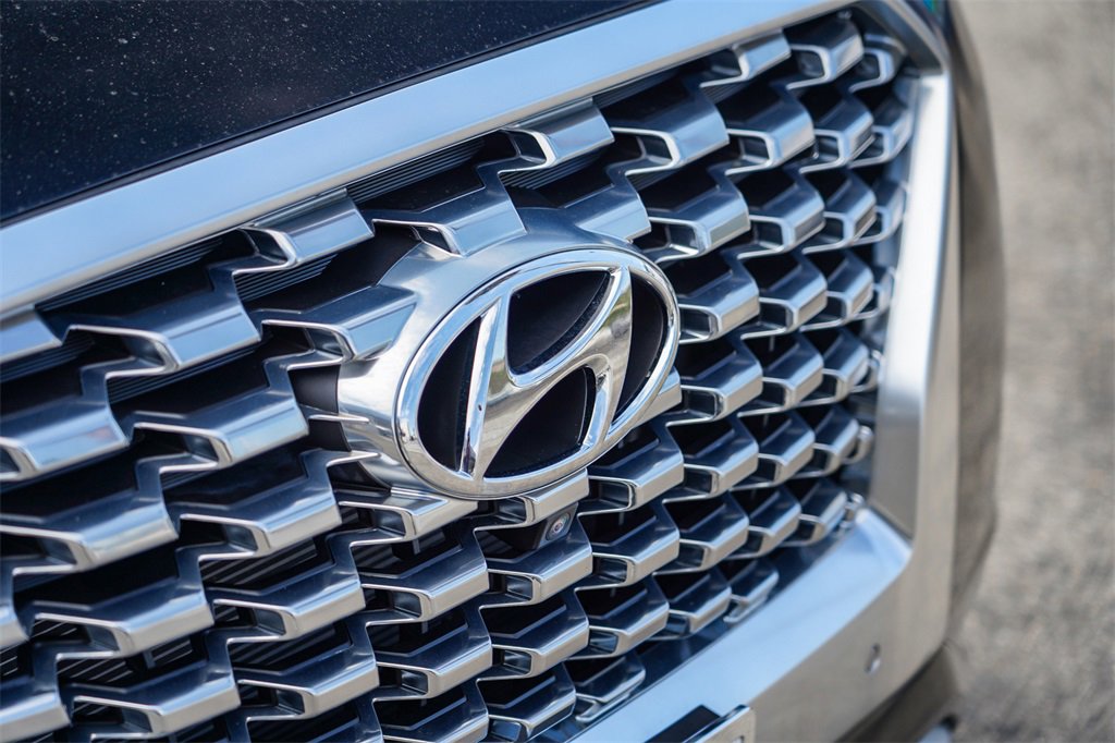 Used 2022 Hyundai Palisade Limited w/ Cargo Package image 3