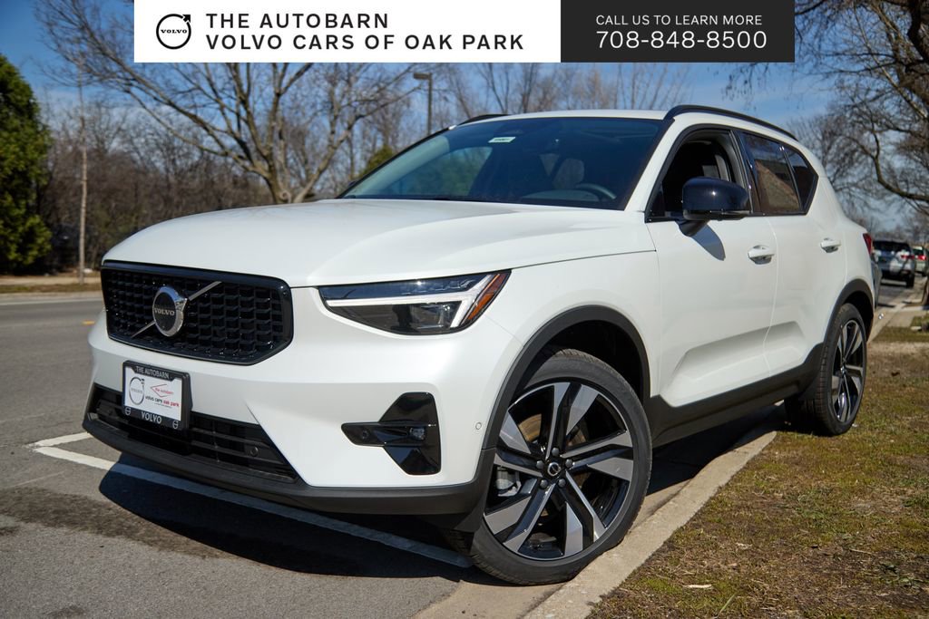 New 2026 Volvo XC40 B5 Ultra w/ Climate Package