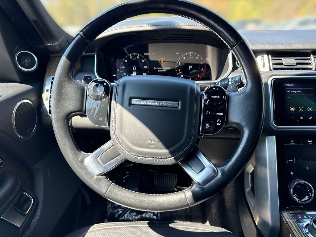 Used 2018 Land Rover Range Rover HSE image 11