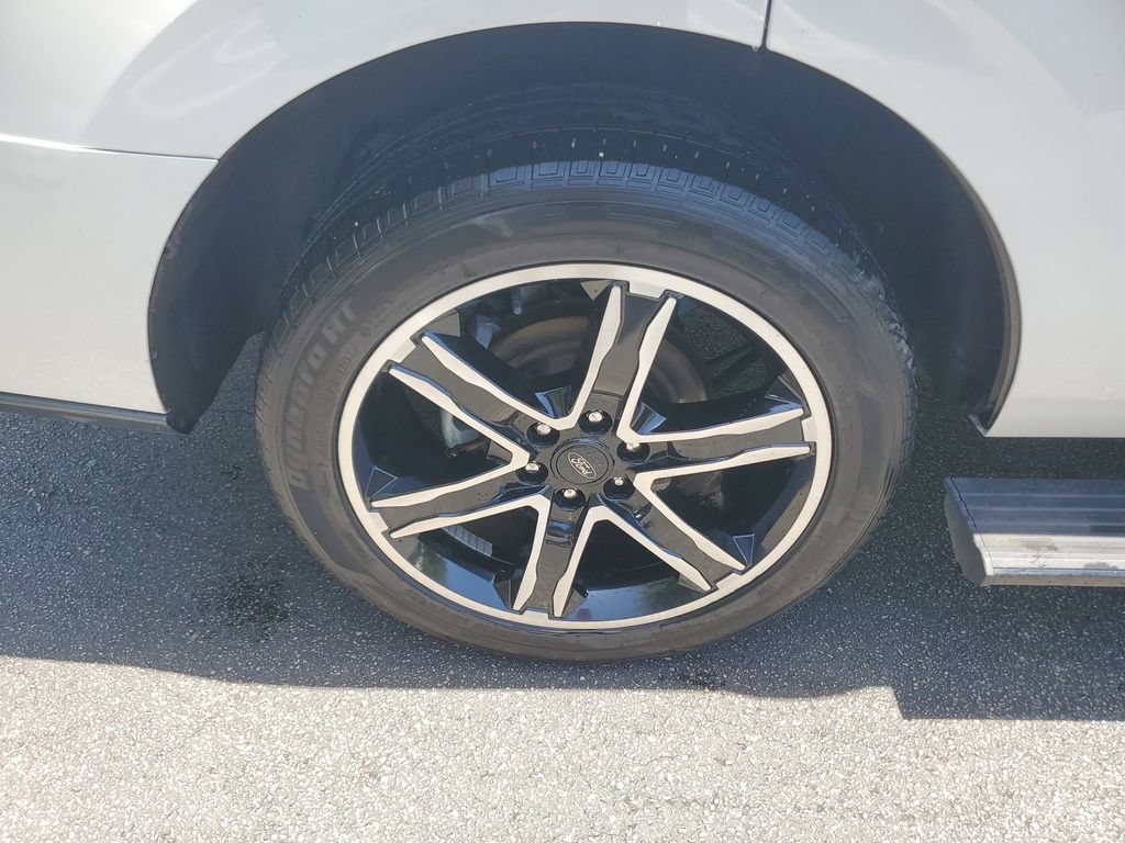Used 2019 Ford Expedition Limited w/ Equipment Group 303A RWD image 7