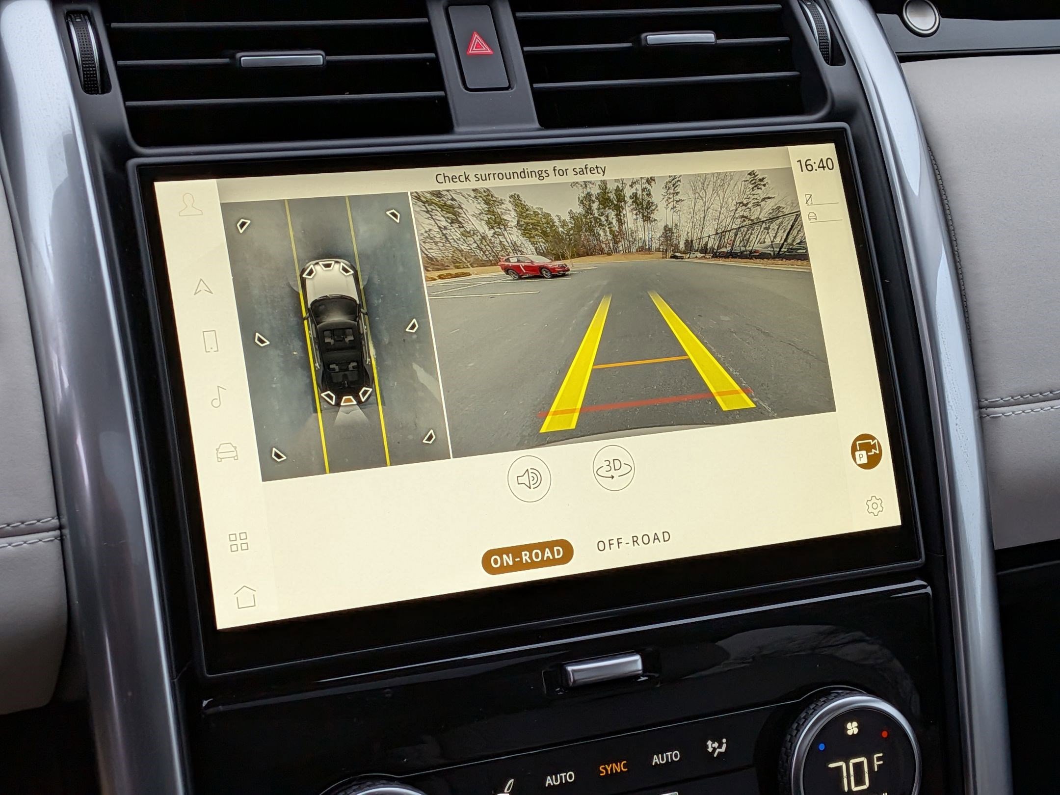 Used 2024 Land Rover Discovery S image 22