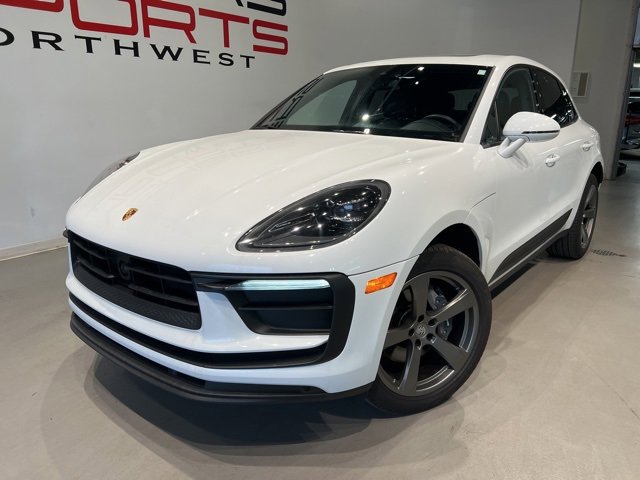Used 2025 Porsche Macan Turbo image 2