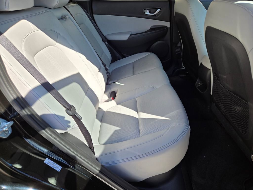 Used 2022 Hyundai Kona Limited image 17