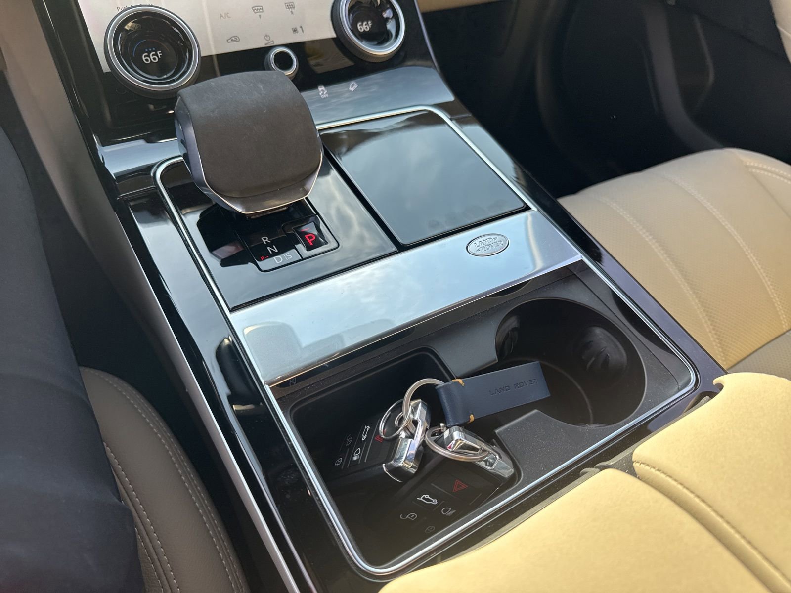 Used 2023 Land Rover Range Rover Velar R-Dynamic S image 15