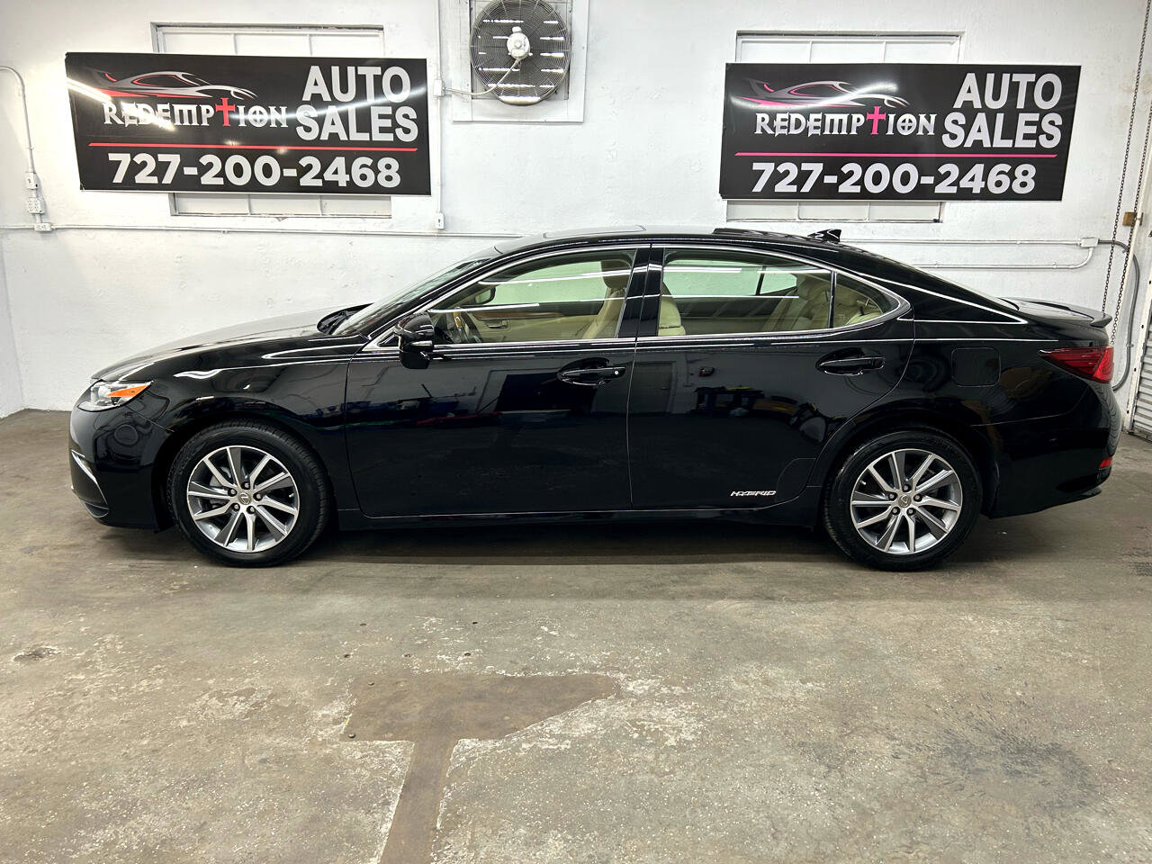 Used 2017 Lexus ES 300h w/ Luxury Package image 7