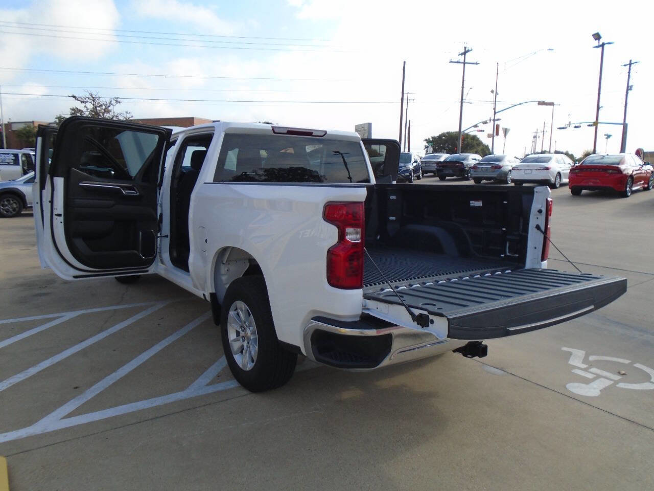 Used 2025 Chevrolet Silverado 1500 LT RWD image 24