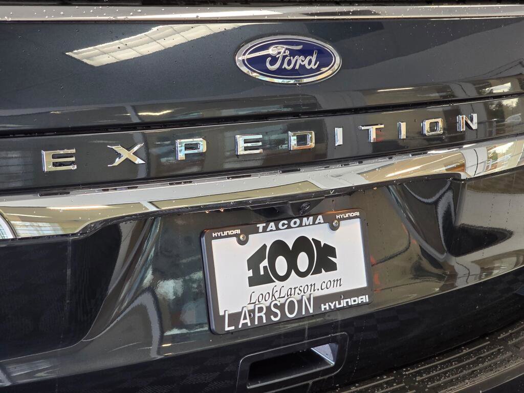 Used 2024 Ford Expedition Limited AWD/4WD image 14