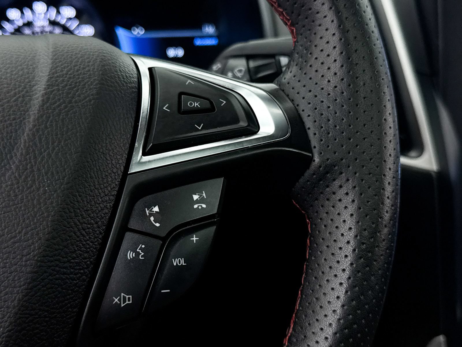 Used 2023 Ford Edge ST-Line AWD/4WD image 34