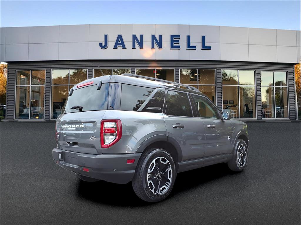 Used 2024 Ford Bronco Sport Outer Banks image 5