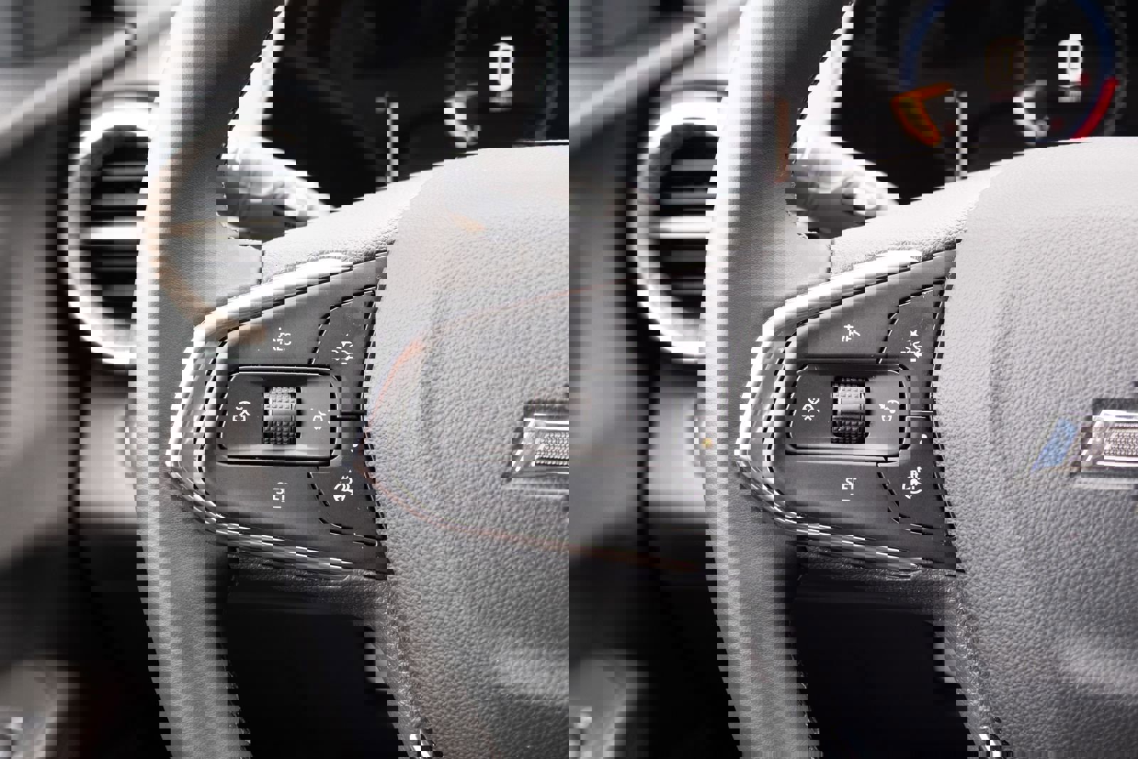 Used 2025 Chevrolet Trax ACTIV w/ Driver Confidence Package image 7